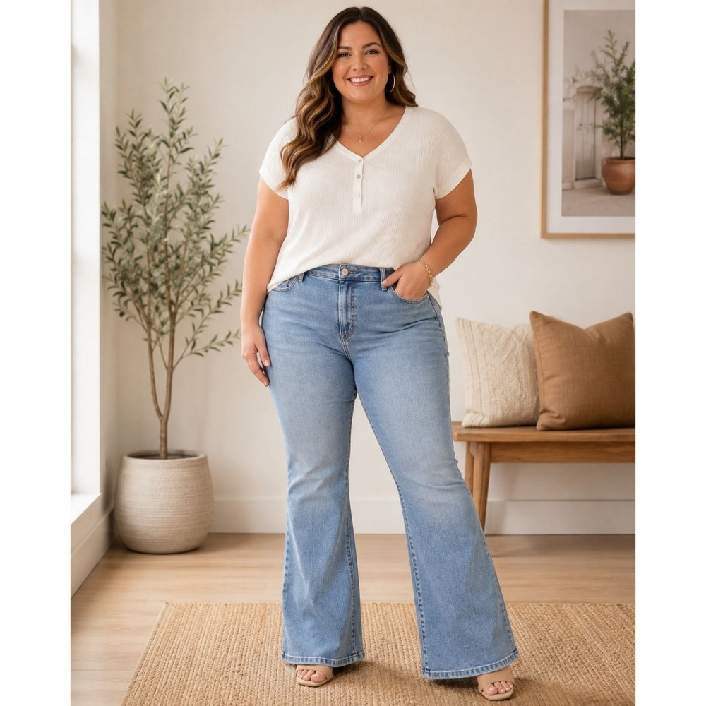 Lauren Conrad Flare Jeans NWT size 24W